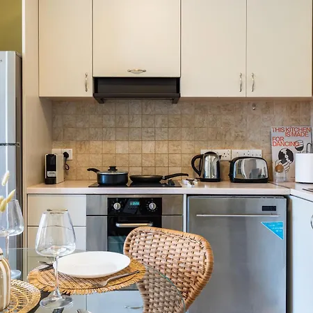 Mystique 1-bedroom Apartament