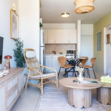 Mystique 1-bedroom Апартаменти Ларнака