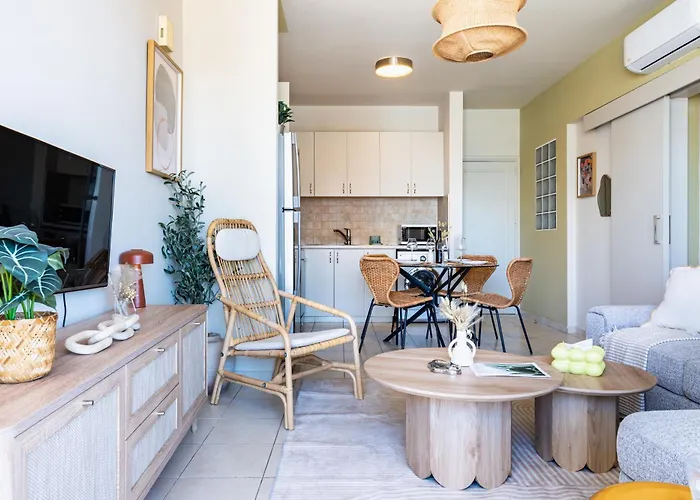 Mystique 1-bedroom Апартаменти Ларнака